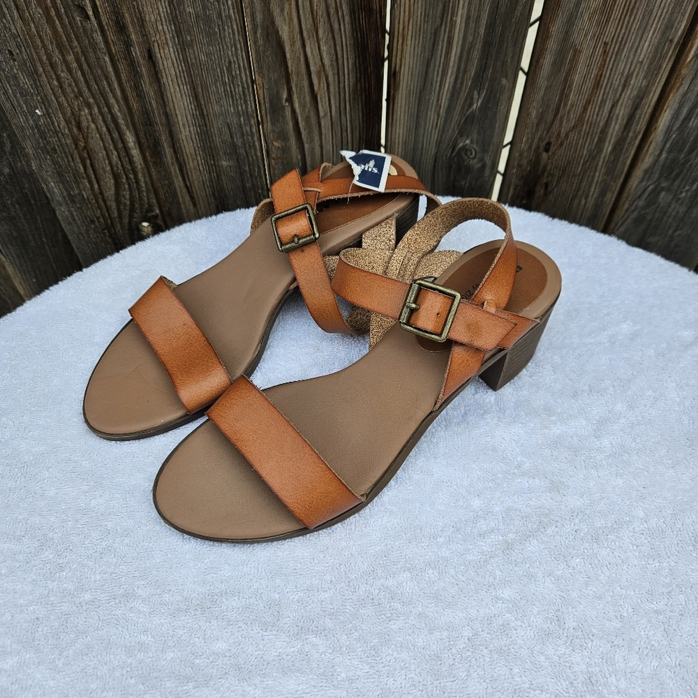 Rock & Candy Elegant Tan Sandals Block Heel Size 7 - Picture 2 of 16